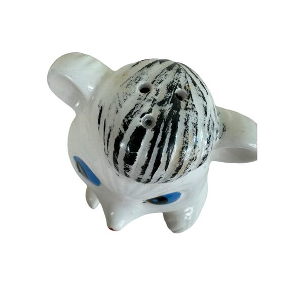 Vintage Squirrel Skunk & Beehive Glazed Ceramic Salt & Pepper Shakers Japan - Picture 2 of 7